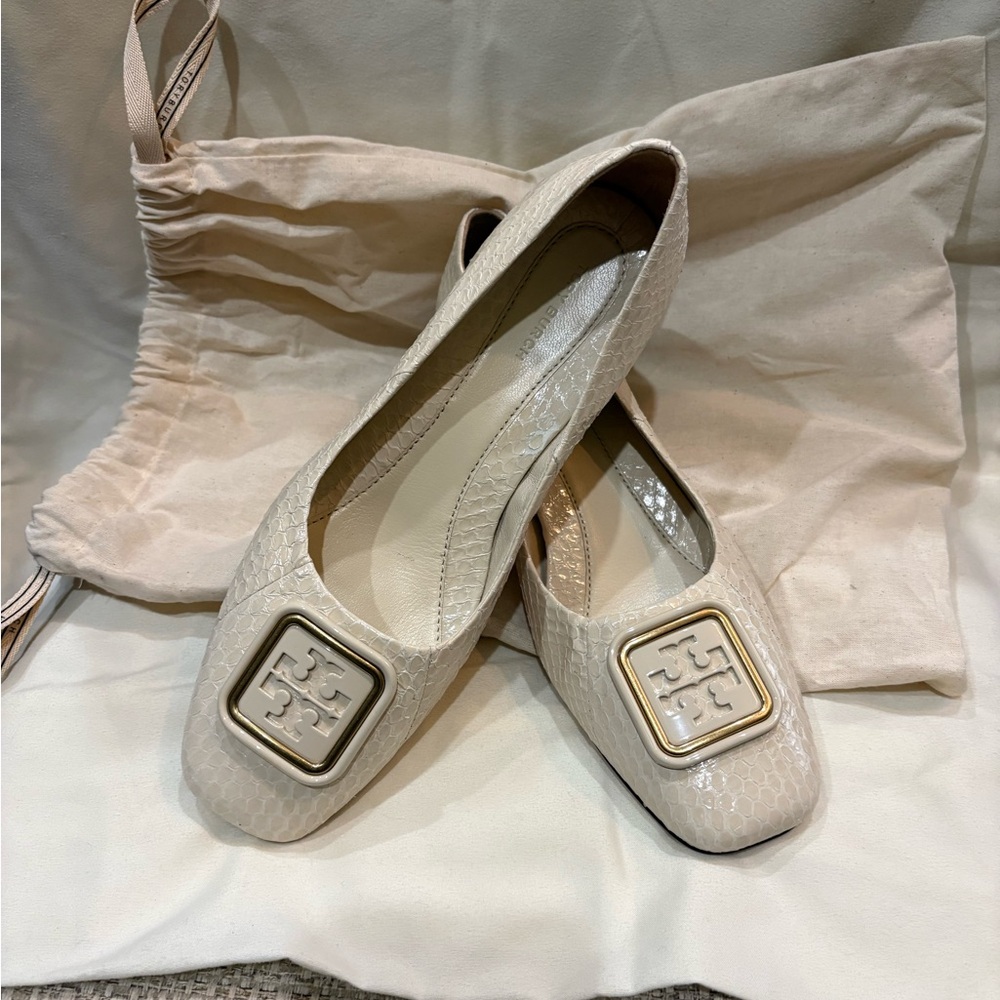 Tory Burch Beige Textured Flats - Picture 3 of 5
